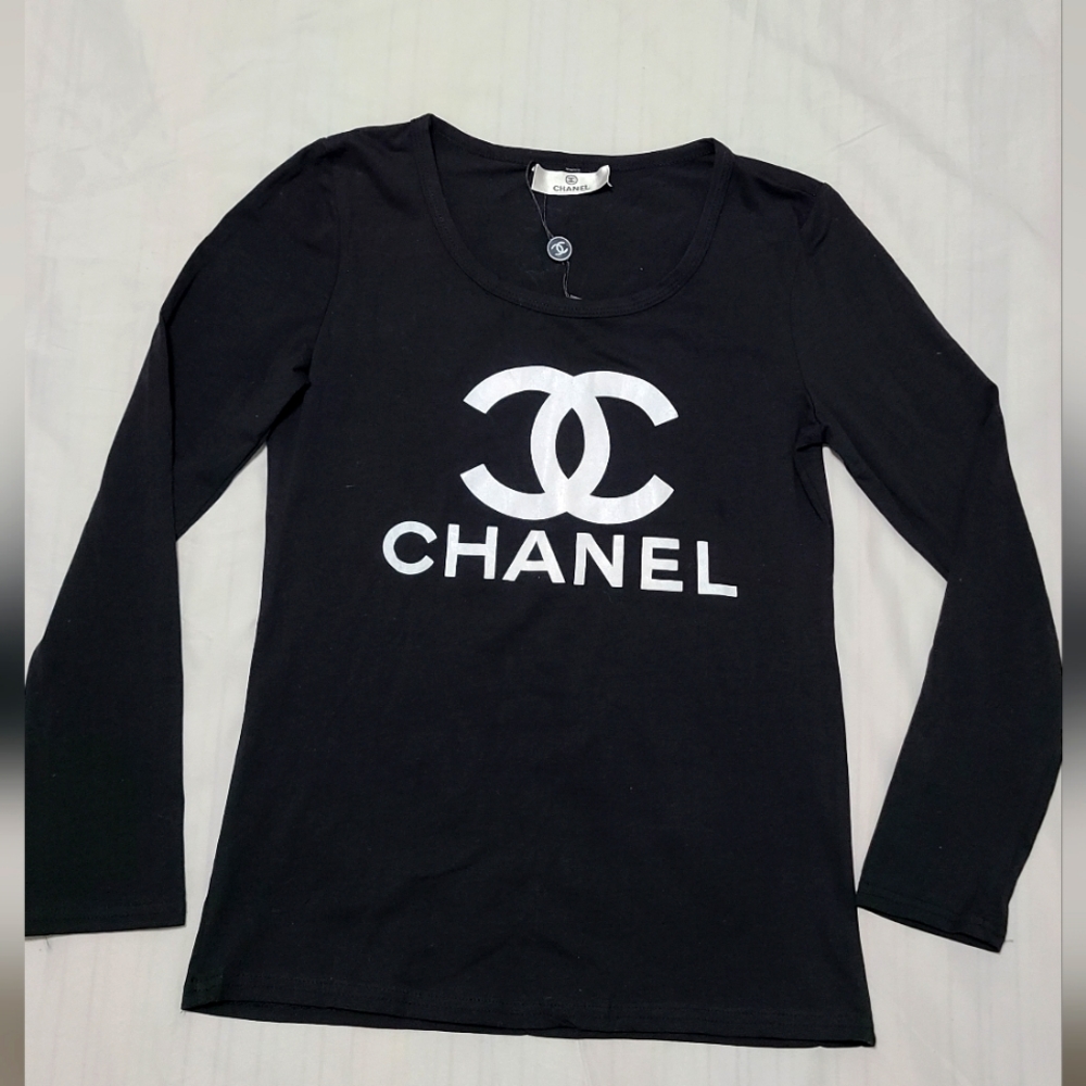 CC logo lightweight pullover Black Long Sleeve Size Medium